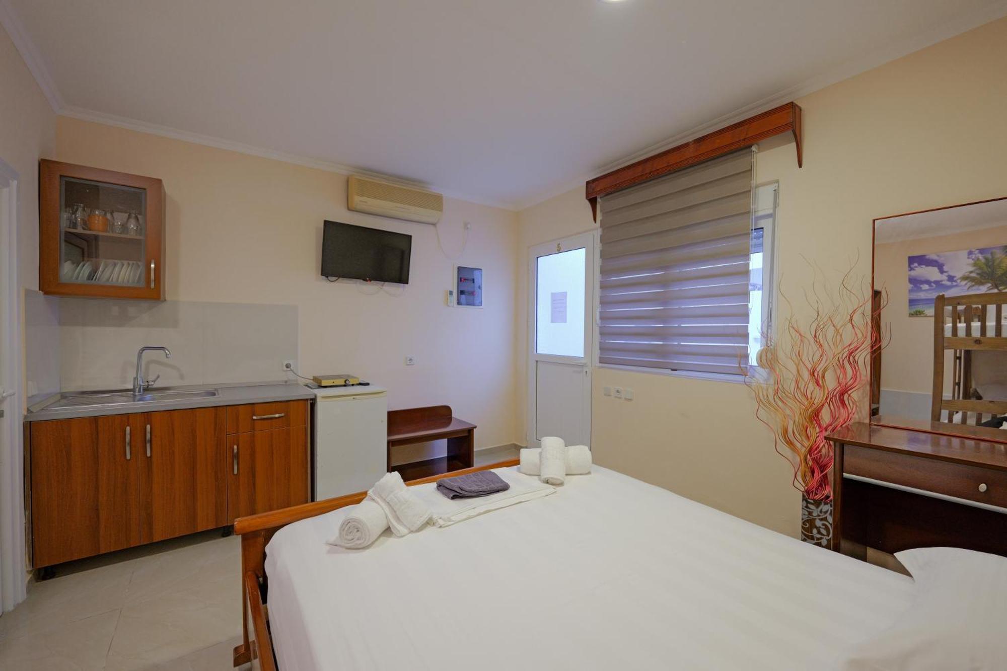 Cozy Veranda Kristian - Free Parking Ksamil Exterior photo